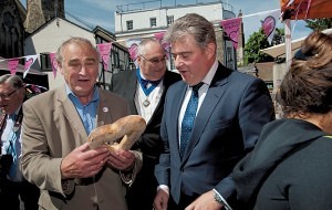 Market Manager Alan Ottey with Brandon Lewis, Minister for Markets Kingston Market