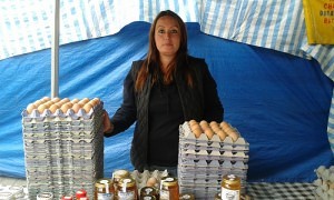 Emily Broun of Manor Farm Eggs had another good selling day during my visit